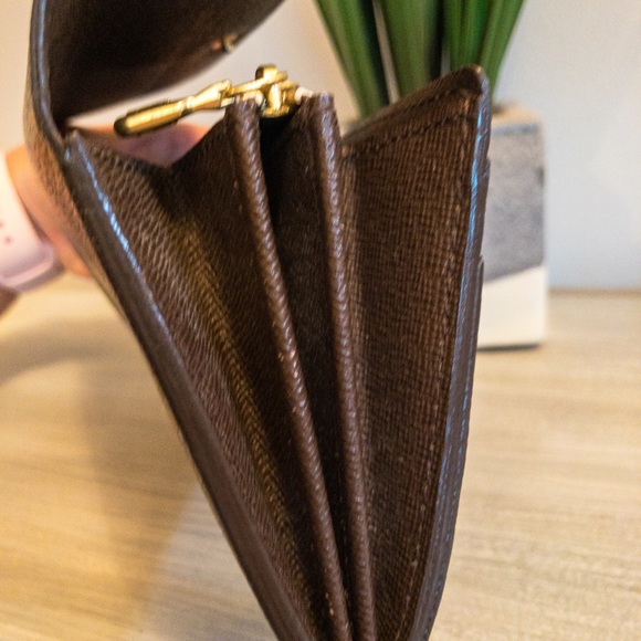 (Sold) Louis Vuitton Sarah Wallet Damier Ebene - Picture 6 of 10